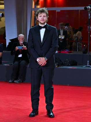 IPA88409979 - Venice International Film Festival 2026 - Night 10 - Red carpet for the film *UN BON AVOCAT*. Pictured: Anthony Bajon  Copyright: xManuelexMangiarottix xPoolxPhotoxEventsx08x IPA88409979
