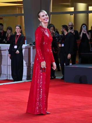 IPA88409942 - Venice International Film Festival 2026 - Night 10 - Red carpet for the film *UN BON AVOCAT*. Pictured: Carole Bouquet  Copyright: xManuelexMangiarottix xPoolxPhotoxEventsx08x IPA88409942