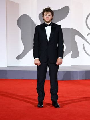 IPA88410182 - Venice, 83rd Venice International Film Festival 2026 - Night 10 - Red carpet for the film *UN BON AVOCAT*. Pictured: Anthony Bajon  Copyright: xAlbertoxTerenghi PoolxPhotoxEvenx xPoolxPhotoxEventsx08x IPA88410182