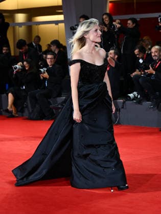 IPA88410416 - Venice, 83rd Venice International Film Festival 2026 - Night 10 - Red carpet for the film *UN BON AVOCAT*. Pictured: Melanie Laurent  Copyright: xAlbertoxTerenghi PoolxPhotoxEvenx xPoolxPhotoxEventsx08x IPA88410416