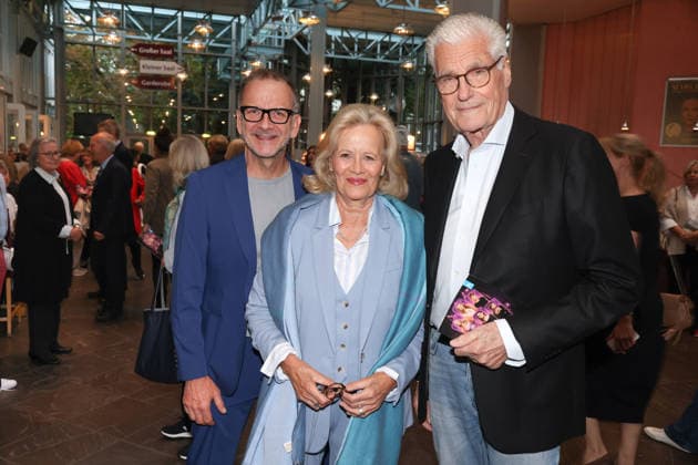 Theater director Dieter Powitz, Claudia Rieschel, and Sky du Mont at the premiere of the musical comedy *Männerbeschaffungsmassnahmen* at the Winterhuder Fährhaus theater in Hamburg; four women rediscover their hopes and feelings during a seminar together—a play full of music featuring many hits and evergreens, Premiere and after-party on September 11, 2026