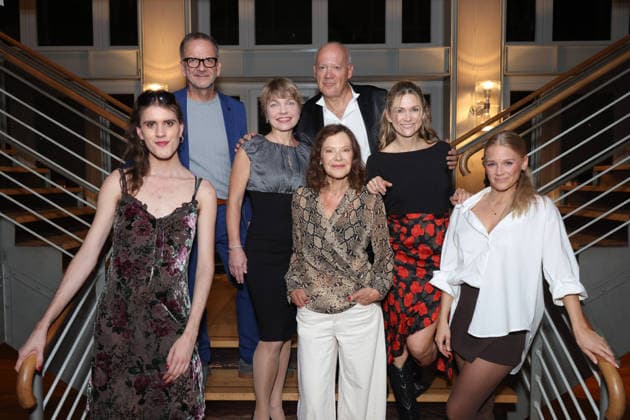 From left: Jasper Middendorf, theater director Dieter Powitz, Antje Rietz, Angela Roy, Dietmar Loeffler, Linda Hesse, and Julia Lindholm at the premiere celebration of the musical comedy *Männerbeschaffungsmassnahmen* at the Komödie Winterhuder Fährhaus in Hamburg; four women rediscover their hopes a