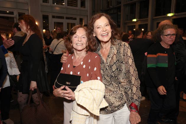 Angela Roy with her 97-year-old mother, Iris, at the premiere celebration of the musical comedy *Männerbeschaffungsmassnahmen* at the Komödie Winterhuder Fährhaus in Hamburg; four women rediscover their hopes and feelings during a seminar together—a play full of music featuring many hits and evergreens, Premiere and premiere celebration on September 11, 2026