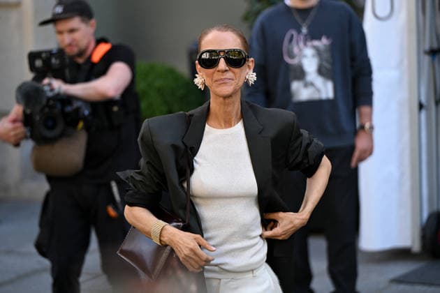 Celine Dion greets her fans as she leaves the Royal Monceau hotel before heading to the Plenitude Arena, where she will kick off her Paris concert series on September 12, 2026. Lionel Urman, Bestimage. Celine Dion greets her fans as she leaves the Royal Monceau hotel before heading to the Plenitude Arena, where she will begin her Paris concert series on September 12, 2026, in Paris, France  Copyright: xLIONELxURMANxx xBESTIMAGExLIONELxURMANxx xBESTIMAGEx