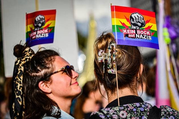 Demonstration für Zusammenhalt in Berlin ** NUR FÜR REDAKTIONELLE ZWECKE ** EDITORIAL USE ONLY **<p>Menschen versammeln sich zur Abschlusskundgebung einer Demonstration für gesellschaftlichen Zusammenhalt am Roten Rathaus vor dem Fernsehturm. Unter dem Motto Â«Zeit, dass sich was drehtÂ» sind sieben Demonstrationszüge sternförmig durch die Hauptstadt gezoge fotografiert am 12.09.2026 in Berlin. Berlin Berlin Berlin Copyright: MaurizioxGambarini *** Demonstration for Social Cohesion in Berlin ** FOR EDITORIAL USE ONLY ** ** p People gather for the closing rally of a demonstration for social cohesion at the Red City Hall in front of the TV Tower. Under the slogan Time for a Change, seven demonstration marches wound their way through th Copyright: MaurizioxGambarini doc87kkqva89fnvawyzqgs ,EDITORIAL USE ONLY