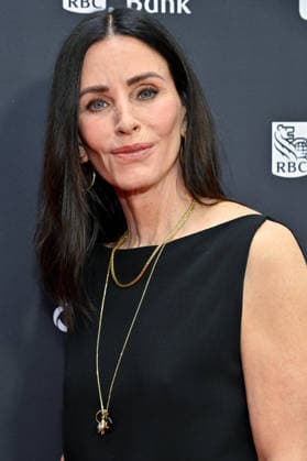 TIFF Toronto Screening Evil Genius Courteney Cox attending the screening of the movie Evil Genius ahead of Toronto International Film Festival (TIFF) in Toronto, Canada on September 12, 2026. Photo by Julien Reynaud APS-Medias ABACAPRESS.COM Toronto Canada  Copyright: xReynaudxJulien APS-Medias ABACAx