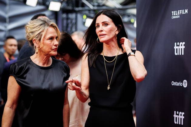 September 12, 2026, Toronto, On, Canada: Actress Patricia Arquette, left, chats with director Courteney Cox on the red carpet for the film Evil Genius during the Toronto International Film Festival in Toronto, on Saturday, Sept. 12, 2026. Toronto Canada  - ZUMAc35_ 20260912_zaf_c35_040 Copyright: xKeitoxNewmanx