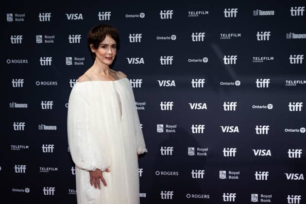 September 12, 2026, Toronto, On, Canada: Sarah Paulson poses for a photograph on the red carpet for öÄuClosing NightöÄÃ¹ at the Toronto International Film Festival, in Toronto on Saturday, Sept. 12, 2026. Toronto Canada  - ZUMAc35_ 20260912_zaf_c35_045 Copyright: xArlynxMcadoreyx