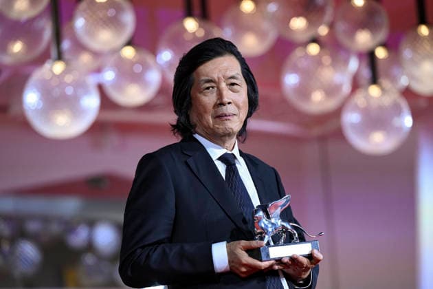 September 12, 2026, Venice, ITALY: South Korean director Lee Chang-dong holds the Silver Lion - Grand Jury Prize for his movie Ga-neung-han sa-rang (Possible Love) during the closing ceremony of the 83rd annual Venice International Film Festival, in Venice, Italy, 12 September 2026. The 83rd edition of the festival runs from 02 to 12 September 2026. ANSA ETTORE FERRARI Venice ITALY  - ZUMAa110 20260912_zaf_a110_035 Copyright: xEttorexFerrarix