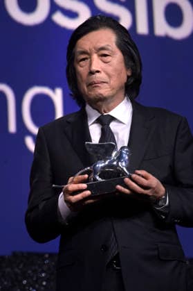 Closing Ceremony of the Venice International Film Festival Director Lee Chang-dong receives the Silver Lion Grand Jury Prize for *Possible Love* during the closing gala of the Venice International Film Festival on September 11, 2026, in Venice, Italy. The festival, the oldest in the world, celebrated its 83rd edition this year. The international jury, chaired by Maggie Gyllenhaal, awarded the Golden Lion for Best Film and the other official prizes: the Grand Jury Prize, the Silver Lion for Best Director, Volpi Cups for Best Actress and Best Actor, Best Screenplay, Special Jury Prize, and the Marcello Mastroianni Award for Best Young Actor or Actress. SEPTEMBER 12, 2026 VENICE FILM FESTIVAL FILM AWARDS ACTORS ACTRESSES DIRECTOR Venice, Ital  Copyright: xRoccoxSpazianix 7769641