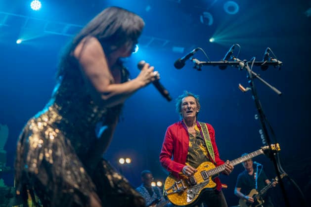Ronnie Wood Performs in Barcelona: Musician Ronnie Wood during a performance at Sala Razzmatazz on September 12, 2026, in Barcelona, Catalonia, Spain. The Rolling Stones guitarist Ronnie Wood is performing this concert as part of his European tour, in which he has put a special spin on his repertoire outside of The Rolling Stones SEPTEMBER 12, 2026 GUITARIST MUSICIAN MUSIC ROLLING STONES EUROPEAN TOUR CONCERT CATALONIA ENTERTAINMENT CULTURE Lorena Sopê Barcelona, Catalonia Barcelona, Catalonia, Spain  Copyright: xLorenaxSopÃªnax 7769647