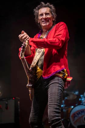 Ronnie Wood Performs in Barcelona: Musician Ronnie Wood during a performance at Sala Razzmatazz on September 12, 2026, in Barcelona, Catalonia, Spain. The Rolling Stones guitarist Ronnie Wood is performing this concert as part of his European tour, in which he has put a special spin on his repertoire outside of The Rolling Stones SEPTEMBER 12, 2026 GUITARIST MUSICIAN MUSIC ROLLING STONES EUROPEAN TOUR CONCERT CATALONIA ENTERTAINMENT CULTURE Lorena Sopê Barcelona, Catalonia Barcelona, Catalonia, Spain  Copyright: xLorenaxSopÃªnax 7769660