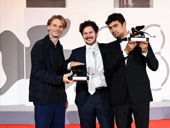 IPA88455853 - Venice, 83rd Venice International Film Festival 2026 - Night 11 - Red Carpet: The Winners. Pictured: Damiano Femfert, Tommaso Landucci, and Riccardo Scamarcio  Copyright: xAlbertoxTerenghi PoolxPhotoxEvenx xPoolxPhotoxEventsx08x IPA88455853