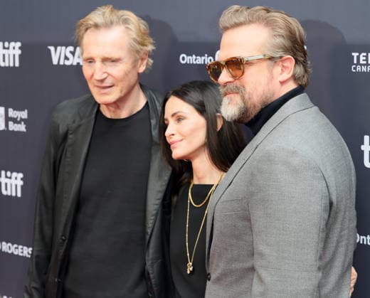 Liam Neeson, Courteney Cox, David Harbour At the photohoto call for the film *Evil Genius* during the 2026 Toronto International Film Festival at Roy Thomson HallToronto, Canada. on September 12, 2026. Copyright: xHumbertoxServin Clasos MediaPunchx