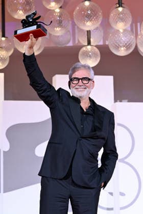 September 12, 2026, Venice, Rome, Italy: StÃ¢oeÃ‚Â®phane BrizÃ¢oeÃ‚Â® with the Venice 83 Jury Prize for Best Screenplay for the film Un Bon Petit Soldat during the red carpet of the winners, 83rd Venice Film Festival. Venice, 12 09 2026 Venice Italy  - ZUMAa289 20260912_zia_a289_426 Copyright: xMlaxMariaxLauraxAntonellix xAgfx
