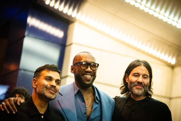 September 12, 2026, Toronto, On, Canada: Mahershala Ali, centre, is pictured on the red carpet for Your Mother Your Mother Your Mother at the Toronto International Film Festival in Toronto, on Saturday, Sept. 12, 2026. Toronto Canada  - ZUMAc35_ 20260912_zaf_c35_240 Copyright: xLauraxProctorx