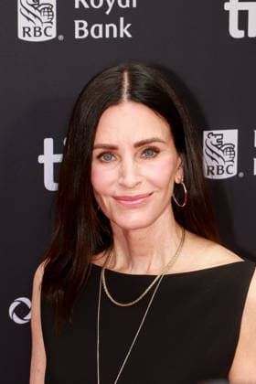 2026 Toronto International Film Festival - Evil Genius Premiere Courteney Cox attends the premiere of Evil Genius during the 2026 Toronto International Film Festival at Roy Thomson Hall on September 12, 2026 in Toronto, Ontario. Toronto Ontario Canada Copyright: xPicjer imageSPACEx