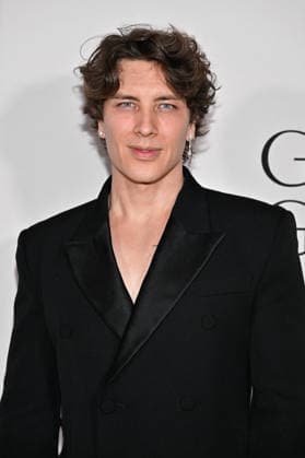 TIFF Toronto Road To Golden Globes Party Cody Fern attending the Road To Golden Globes Party ahead of Toronto International Film Festival (TIFF) in Toronto, Canada on September 12, 2026. Photo by Julien Reynaud APS-Medias ABACAPRESS.COM Toronto Canada  Copyright: xReynaudxJulien APS-Medias ABACAx