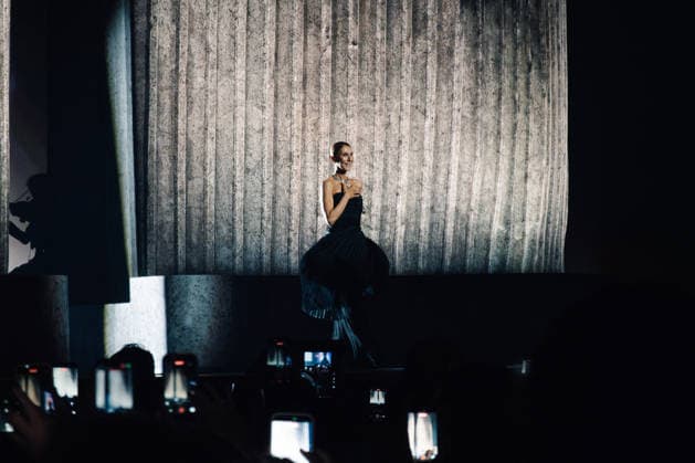 Celine Dion, wearing a Boucheron outfit and jewelry, during her first concert at the Plénitude Arena in Paris La Défense on September 12, 2026 Celine Dion, wearing a Boucheron outfit and jewelry, during her first concert at the Plénitude Arena in Paris La Défense on September 12, 2026, Paris La Défense, France  Copyright: xAgencex xBestimagexAgencex xBestimagex