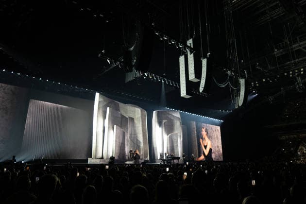 Celine Dion, wearing a Boucheron outfit and jewelry, during her first concert at the Plénitude Arena in Paris La Défense on September 12, 2026 Celine Dion, wearing a Boucheron outfit and jewelry, during her first concert at the Plénitude Arena in Paris La Défense on September 12, 2026, Paris La Défense, France  Copyright: xAgencex xBestimagexAgencex xBestimagex