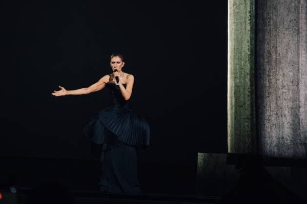 Celine Dion, wearing a Boucheron outfit and jewelry, during her first concert at the Plénitude Arena in Paris La Défense on September 12, 2026 Celine Dion, wearing a Boucheron outfit and jewelry, during her first concert at the Plénitude Arena in Paris La Défense on September 12, 2026, Paris La Défense, France  Copyright: xAgencex xBestimagexAgencex xBestimagex