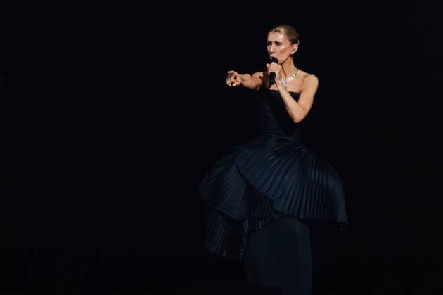 Celine Dion, wearing a Boucheron outfit and jewelry, during her first concert at the Plénitude Arena in Paris La Défense on September 12, 2026 Celine Dion, wearing a Boucheron outfit and jewelry, during her first concert at the Plénitude Arena in Paris La Défense on September 12, 2026, Paris La Défense, France  Copyright: xAgencex xBestimagexAgencex xBestimagex