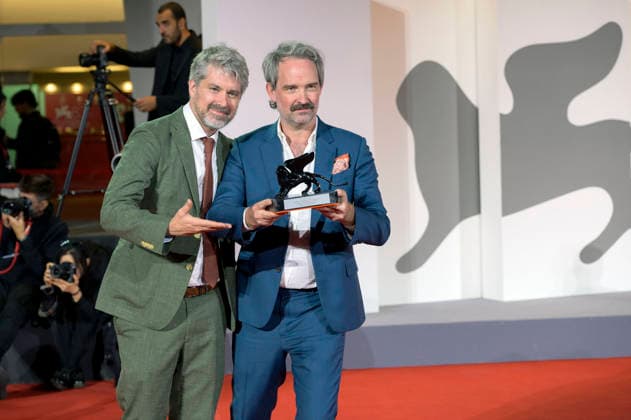 Peter Flaherty and Jesse Garrison, recipients of the Venice Immersive Achievement Award for *Empire at Sea*, at a photocall with the award winners of the 2026 Venice Biennale—the 83rd Venice International Film Festival—in front of the Palazzo del Cinema in Venice, September 12, 2026 Foto:xA.xM.xTinghinox xFuturexImagex awards_7027