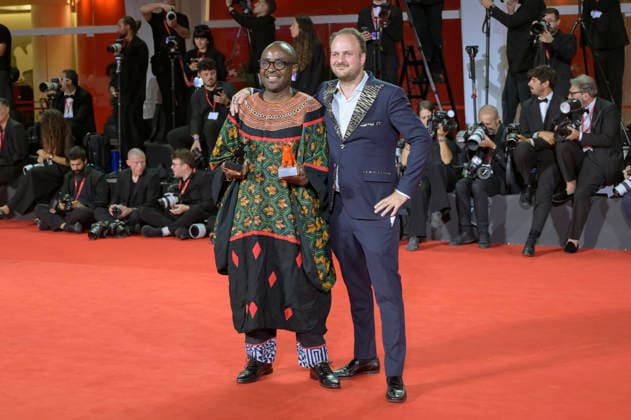 Auguste Bernard Kouemo Yanghu and Arthur Grec, winners of the Orizzonit Jury Prize and the Luigi De Laurentiis Award for Best Debut Film, *La maison du vent* (*House of the Wind*), at a photo call with the award winners of the 2026 Venice Biennale—the 83rd Venice International Film Festival—in front of the Palazzo del Cinema, Venice, September 12, 2026 Foto:xA.xM.xTinghinox xFuturexImagex awards_7050