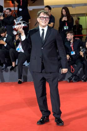 Ilya Khrzhanovsky, winner of the Silver Lion for Best Director for *DAU*, at a photocall with the award winners of the 2026 Venice Biennale—the 83rd Venice International Film Festival—in front of the Palazzo del Cinema in Venice, September 12, 2026 Foto:xA.xM.xTinghinox xFuturexImagex awards_7060
