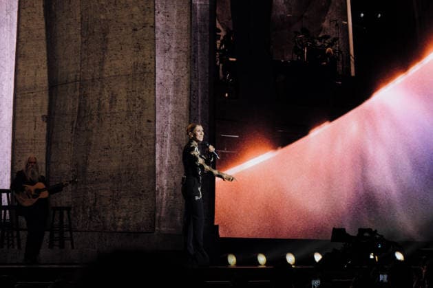 Exclusive: Quebec singer Céline Dion makes a triumphant return to the stage at the Plénitude Arena to kick off her Paris residency, a series of sixteen concerts scheduled through October 17, 2026. Ten additional dates are planned for May 2027. In front of an audience of approximately 30,000 people from all over the world, the 58-year-old artist performed her first full concert in six years, following a long hiatus due to her battle with stiff-person syndrome, a rare neurological disorder diagnosed in 2022. Visibly moved, Céline Dion paused her first song, On ne change pas, overcome with emotion, before launching into a show lasting more than two hours, featuring her greatest hits, including My Heart Will Go On, Pour que tu m’aimes enc Copyright: xAgencex xBestimagexAgencex xBestimagex