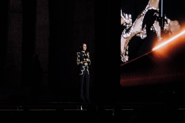 Exclusive: Quebec singer Céline Dion makes a triumphant return to the stage at the Plénitude Arena to kick off her Paris residency, a series of sixteen concerts scheduled through October 17, 2026. Ten additional dates are planned for May 2027. In front of an audience of approximately 30,000 people from all over the world, the 58-year-old artist performed her first full concert in six years, following a long hiatus due to her battle with stiff-person syndrome, a rare neurological disorder diagnosed in 2022. Visibly moved, Céline Dion paused her first song, On ne change pas, overcome with emotion, before launching into a show lasting more than two hours, featuring her greatest hits, including My Heart Will Go On, Pour que tu m’aimes enc Copyright: xAgencex xBestimagexAgencex xBestimagex