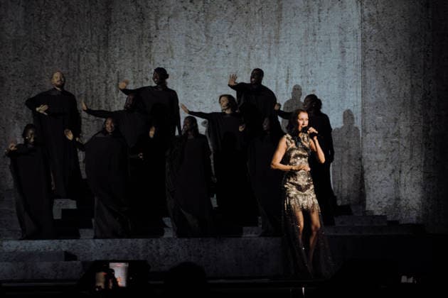 Exclusive: Quebec singer Céline Dion makes a triumphant return to the stage at the Plénitude Arena to kick off her Paris residency, a series of sixteen concerts scheduled through October 17, 2026. Ten additional dates are planned for May 2027. In front of an audience of approximately 30,000 people from all over the world, the 58-year-old artist performed her first full concert in six years, following a long hiatus due to her battle with stiff-person syndrome, a rare neurological disorder diagnosed in 2022. Visibly moved, Céline Dion paused her first song, On ne change pas, overcome with emotion, before launching into a show lasting more than two hours, featuring her greatest hits, including My Heart Will Go On, Pour que tu m’aimes enc Copyright: xAgencex xBestimagexAgencex xBestimagex