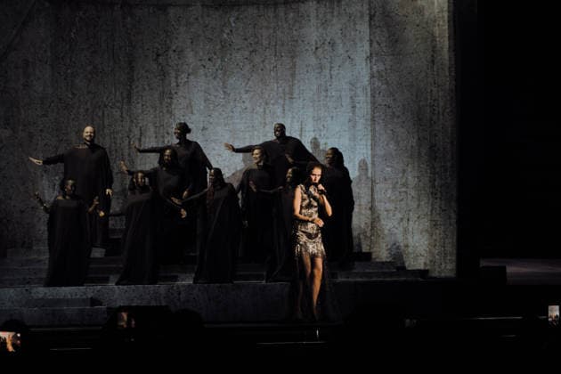 Exclusive: Quebec singer Céline Dion makes a triumphant return to the stage at the Plénitude Arena to kick off her Paris residency, a series of sixteen concerts scheduled through October 17, 2026. Ten additional dates are planned for May 2027. In front of an audience of approximately 30,000 people from all over the world, the 58-year-old artist performed her first full concert in six years, following a long hiatus due to her battle with stiff-person syndrome, a rare neurological disorder diagnosed in 2022. Visibly moved, Céline Dion paused her first song, On ne change pas, overcome with emotion, before launching into a show lasting more than two hours, featuring her greatest hits, including My Heart Will Go On, Pour que tu m’aimes enc Copyright: xAgencex xBestimagexAgencex xBestimagex
