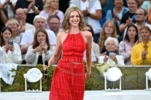 ZDF Fernsehgarten singer Pia Sophie Remmel during the ZDF entertainment show Fernsehgarten on September 13, 2026, in Mainz 20260913MWI149543