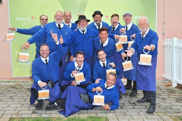 ZDF Fernsehgarten singer Henning Krautmacher with twelve real Köbessen from Cologne during the ZDF entertainment show Fernsehgarten on September 13, 2026, in Mainz 20260913MWI149620