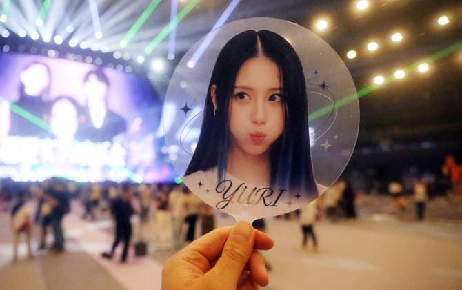 First Digital Virtual Idol Yuri SHANGHAI, CHINA - SEPTEMBER 11, 2026 - The first digital virtual idol Yuri to obtain official digital identity authentication appeared at China s First Offline AI Artist Concert the surreal giant screen stage for the AI Art Festival of the 2026 INCLUSION ¡¤ Conference on the Bund in Shanghai, China on September 11, 2026. Shanghai Shanghai China  Copyright: xCFOTOx i1789347931910