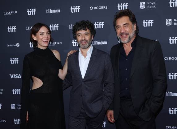 Victoria Luengo, Rodrigo Sorogoyen, Javier Bardem at arrivals for THE BELOVED Premiere at the Toronto International Film Festival (TIFF) 2026, The Princess Of Wales Theatre, Toronto, ON, September 13, 2026. Photo By: JA Everett Collection THE BELOVED Premiere at the Toronto International Film Festival (TIFF) 2026 PUBLICATIONXNOTxINxCANxCHNxFRAxITAxJPNxNORxPOLxRUSxESPxUKxUSA