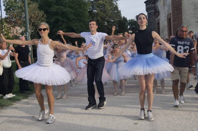 IPA88503111 - A spectacular conclusion to Dance Week, with Roberto Bolle leading the OnDance parade—a wave of thousands of dancers, accompanied by music and movement—that wound its way through Sempione Park all the way to the walls of Sforza Castle.  Copyright: xLucaxPontix xLucaxPonti xIpaxagencyx IPA88503111