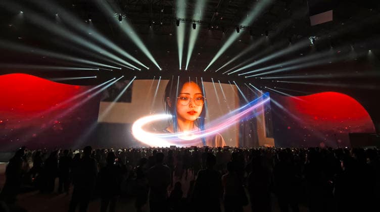 SHANGHAI, CHINA - SEPTEMBER 11: Digital virtual idol Yuri performs alongside embodied humanoid robots, bionic humans, and human singers including the folk duo Fang Dong De Mao and a choir from Hui Li Kindergarten during China s first offline AI artist concert at the Huangpu Expo Park on September 11, 2026 in Shanghai, China. The event marked the global debut of the AI musician as part of the 2026 Bund Conference.  Copyright: xVCGx 111666572630