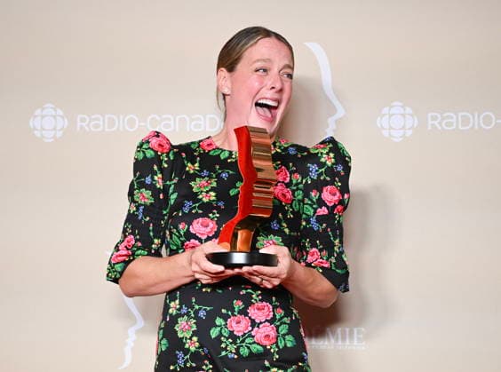 September 13, 2026, Montreal, Pq, CANADA: Julie Le Breton laughs as she holds up her trophy at the Gala Gemeaux awards ceremony in Montreal, on Sunday, Sept. 13, 2026. Montreal CANADA  - ZUMAc35_ 20260913_zaf_c35_195 Copyright: xGrahamxHughesx