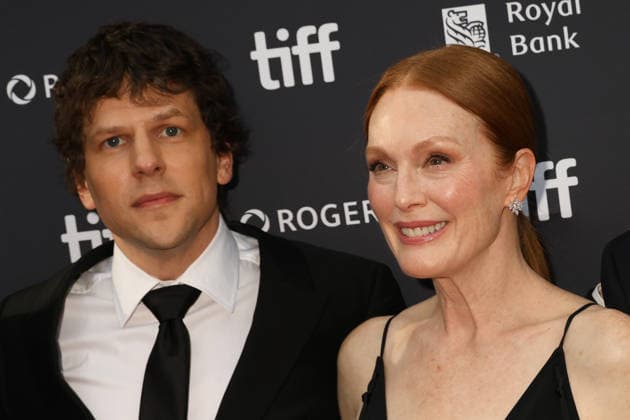 51st Toronto International Film Festival: Red carpet for the film The Debut. Director Jesse Eisenberg and Julianne Moore. 459658. September 13, 2026. Toronto, Canada  Copyright: xIsabellexVautierx xStarfacex STAR_459658_141