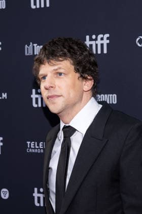 2026 Toronto International Film Festival - The Debut Premiere Jesse Eisenberg attends the premiere of The Debut during the 2026 Toronto International Film Festival at Princess of Wales Theatre on September 13, 2026 in Toronto, Ontario. Toronto Ontario Canada Copyright: xPicjer imageSPACEx