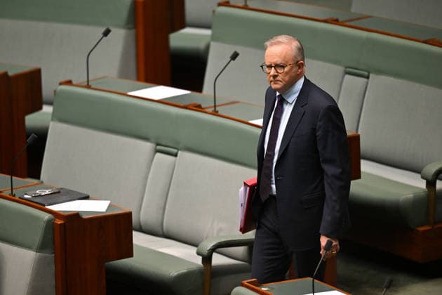 QUESTION TIME, Australian Prime Minister Anthony Albanese arrives during Question Time in the House of Representatives at Parliament House in Canberra, Monday, September 14, 2026. ( NO ARCHIVING CANBERRA AUSTRALIAN CAPITAL TERRITORY AUSTRALIA  Copyright: xLUKASxCOCHx 20260914182793998373