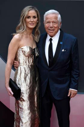September 13, 2026, New York, Ny, USA: DANA BLUMBERG and ROBERT KRAFT attend the Jay-Z In 8 World Premiere,.The Metropolitan Oprera House,.Lincoln Center, NYC.September 13, 2026. . Jay-Z In 8 World Premiere,.The Metropolitan Oprera House,.Lincoln Center, NYC.September 13, 2026. New York USA - ZUMAms4_ 20260913_faf_ms4_008 Copyright: xSoniaxMoskowitzxGordonx