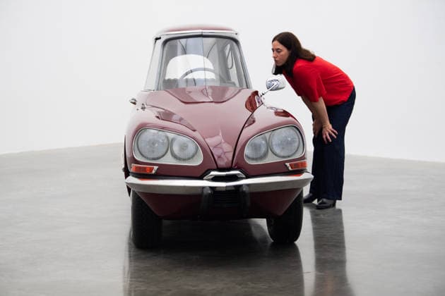 Gabriel Orozco s Chronotopic Exhibition Photocall at White Cube Bermondsey, London, UK Staff members view La DS Cornaline (2013) by Gabriel Orozco featuring a modified Citroën at a photocall for artist Gabriel Orozco s solo exhibition Chronotopic at White Cube Bermondsey, London, England, UK on Monday 14 September, 2026., Credit:Justin Ng Avalon UK, England, London, White Cube Bermondsey Copyright: xJustinxNgx xAvalonx 1134492439