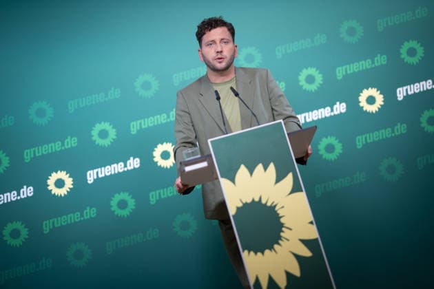 Press Conference with Federal Chairman Felix Banaszak of Alliance 90 The Greens on Current Issues Press Conference with Federal Chairman Felix Banaszak of Alliance 90 The Greens on Current Issues, Berlin, Berlin, Germany, Party Headquarters