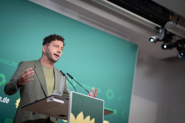 Press Conference with Federal Chairman Felix Banaszak of Alliance 90 The Greens on Current Issues Press Conference with Federal Chairman Felix Banaszak of Alliance 90 The Greens on Current Issues, Berlin, Berlin, Germany, Party Headquarters