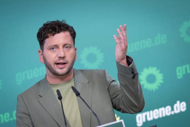 Press Conference with Federal Chairman Felix Banaszak of Alliance 90 The Greens on Current Issues Press Conference with Federal Chairman Felix Banaszak of Alliance 90 The Greens on Current Issues, Berlin, Berlin, Germany, Party Headquarters