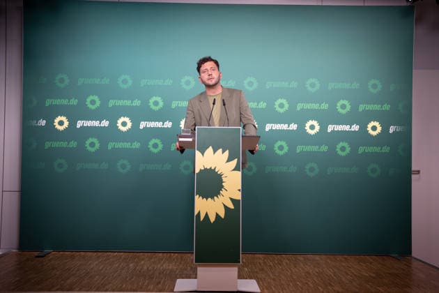 Press Conference with Federal Chairman Felix Banaszak of Alliance 90 The Greens on Current Issues Press Conference with Federal Chairman Felix Banaszak of Alliance 90 The Greens on Current Issues, Berlin, Berlin, Germany, Party Headquarters