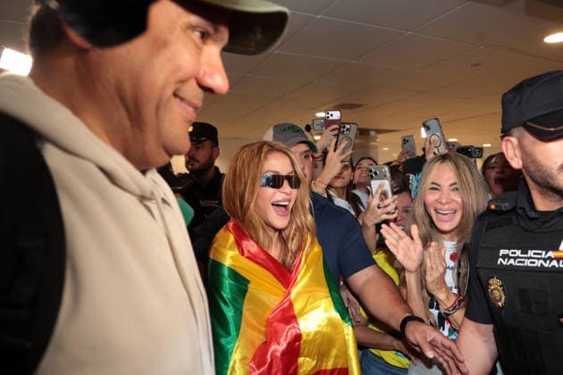 Shakira arrives in Madrid to kick off her 12-concert run Tonino Mebarak and singer Shakira upon their arrival at Adolfo Suárez Madrid-Barajas Airport on September 14, 2026, in Madrid, Spain. The Colombian artist arrives in Madrid to begin a nearly month-long run with 12 concerts scheduled at the Shakira Stadium, built at the Iberdrola Music Park in Villaverde, a venue with a capacity for more than 50,000 people. The concerts in Madrid are the only European stop on her Las Mujeres Ya no Lloran World Tour. Macondo Park has also been built around the stadium, a temporary city covering 150,000 square meters that will be open from 12:00 p.m. to midnight CELEBRITIES AIRPORT CONCERTS SHAKIRA TOUR José Ramó Madrid Madrid, Spain  Copyright: xJosÃ xRamonxHernandox 7774543